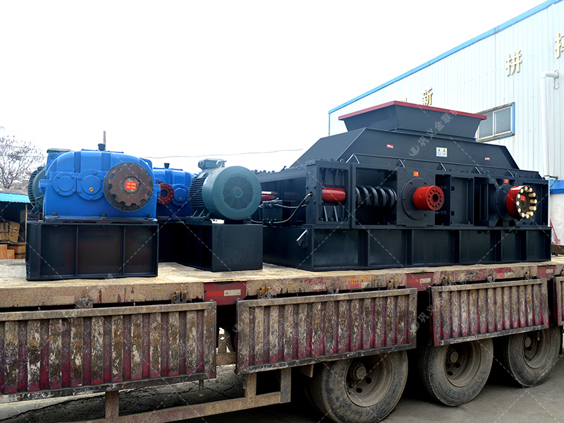處理玄武巖、鵝卵石成沙的小型對(duì)輥制砂機(jī)產(chǎn)量多大？
